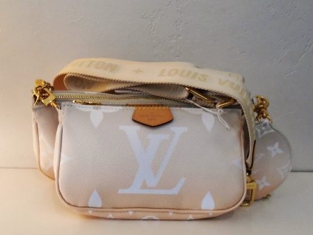 Louis Vuitton Vintage By The Pool Pochette Accessoire For Discount