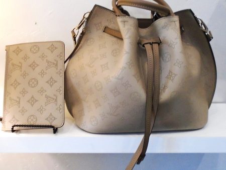 Louis Vuitton Vintage Mahina Girolata With Pochette For Sale