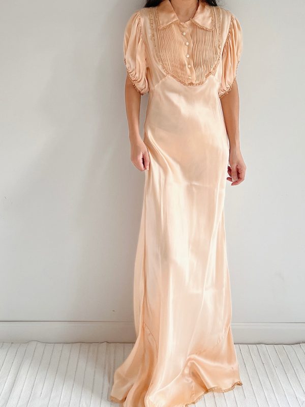 1930s Peach Silk Charmeuse Gown - M For Sale